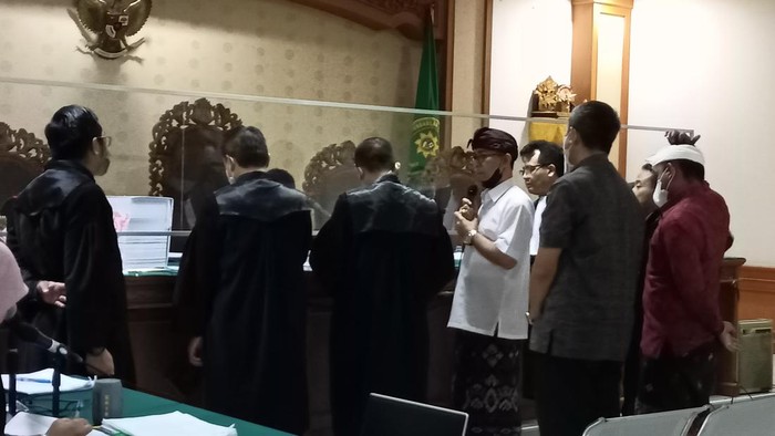 Sidang lanjutan korupsi DID Tabanan 2018 dengan Terdakwa Dewa Nyoman Wiratmaja yang menghadirkan mantan Kepala Bapelitbang Tabanan, mantan Kasubag Perencanaan Bapelitbang Tabanan, dan anggota Banggar DPRD Tabanan pada Kamis (30/6/2022)