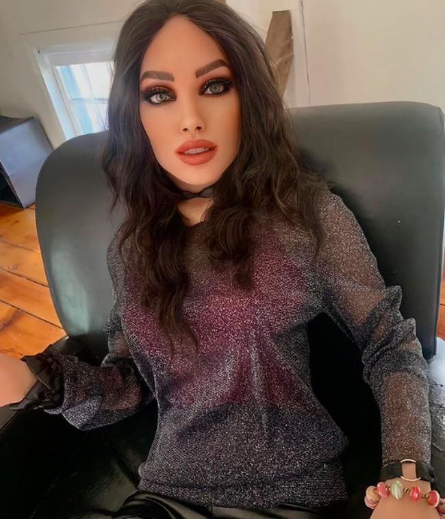 Tasha Marie adalah boneka seks milik pria bernama Tony Foxx. Pria asal New Jersey itu kemudian mempopulerkan Tasha menjadi selebgram. Foto: dok. Instagram/@ tasha_marie_86