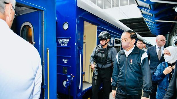Dari Stasiun Przemysl Glowny, Presiden dan rombongan akan langsung menuju Bandar Udara Internasional Rzeszow-Jasionka, Polandia untuk kemudian melanjutkan lawatannya ke Moskow, Rusia.