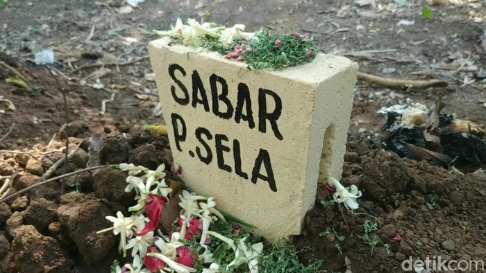 Wiwin, istri bos rongsokan korban penembakan sidoarjo Sabar.