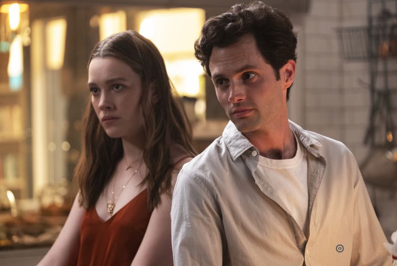 You Cuplikan adegan di serial You (2018) yang tayang di Netflix.