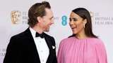 Tom Hiddleston dan Istri Siap Sambut Kelahiran Anak Pertama!