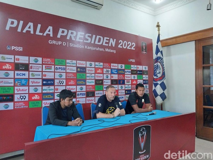Barito Putera akan melawan Arema FC di perempat final Piala Presiden 2022. Skuad Laskar Antasari mengakui Arema sebagai tim besar.