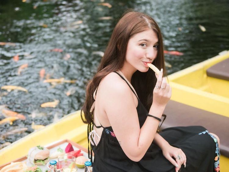 Cassandra Lee Mau Gimana Juga Tetap Cantik!