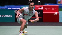 Bertanding di Court 1 Axiata Arena, Kuala Lumpur, Malaysia, Jumat (1/7/2022), Vito kesulitan sejak gim pertama melawan Kento. Tunggal Indonesia tak diberi ruang meraih poin. Kesalahan-kesalahan sendiri juga banyak dilakukan Vito. Sebaliknya, Vito juga mendulang poin dari kesalahan lawannya. Di interval gim pertama, Vito tertinggal 4-11.