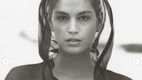Ada banyak sekali foto-foto Cindy Crawford yang menjadi ikon hingga saat ini. Dok. Instagram