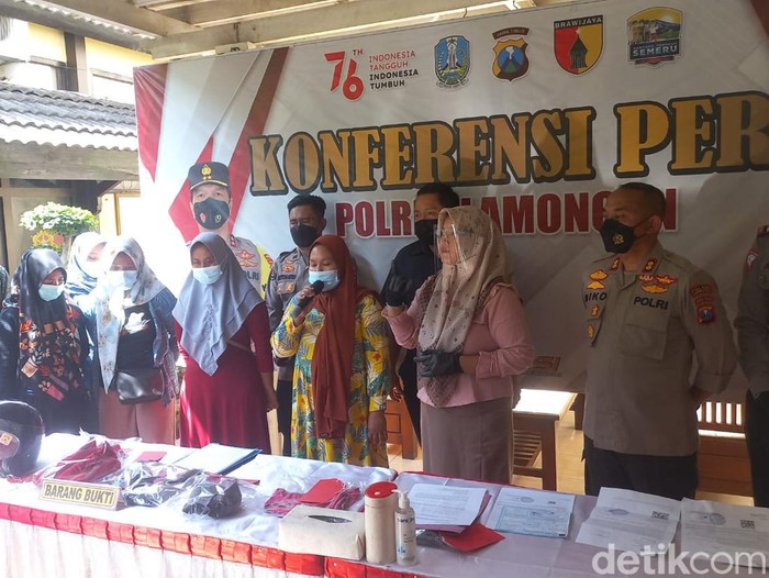 Di Kantor Polisi Emak Emak Viral Tutup Pelat Motor Pakai Cd Minta Maaf 