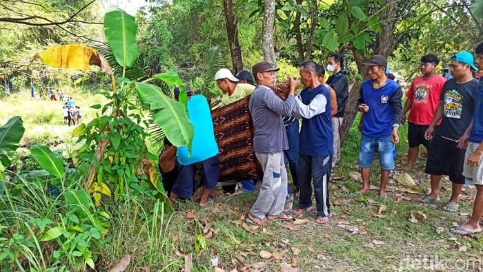 Evakuasi bocah tenggelam ponorogo