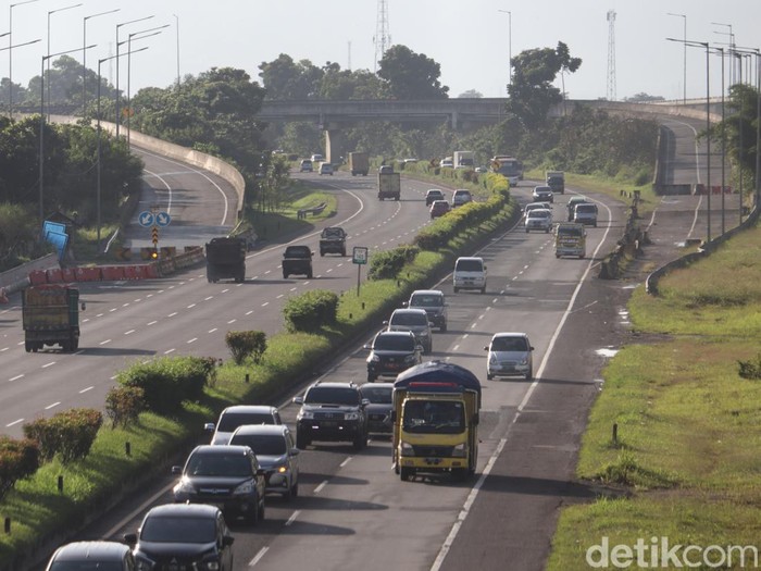 Exit Tol Gedebage KM 149. Exit Tol Gedebage KM 149.