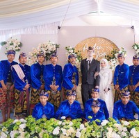 John mengungkapkan cara menghadapi hambatan dalam hubungan beda negara. Dia mengakui tak mudah menyatukan dua kebiasaan dan budaya. Kami saling percaya secara implisit dan selalu berkonsultasi satu sama lain tentang setiap perubahan dalam hidup kami. Membuat semua keputusan sebagai pasangan, bahkan sebelum kami menikah. Memiliki LDR memberi kita kesempatan untuk fokus untuk saling mengenal secara mendalam, sehingga kita dapat mengidentifikasi apa pun yang mungkin menjadi masalah melalui keyakinan kita, pengasuhan kita, dan lain-lain, ucap John. Foto: Dok. pribadi Andriyani Baiq-Robinson.