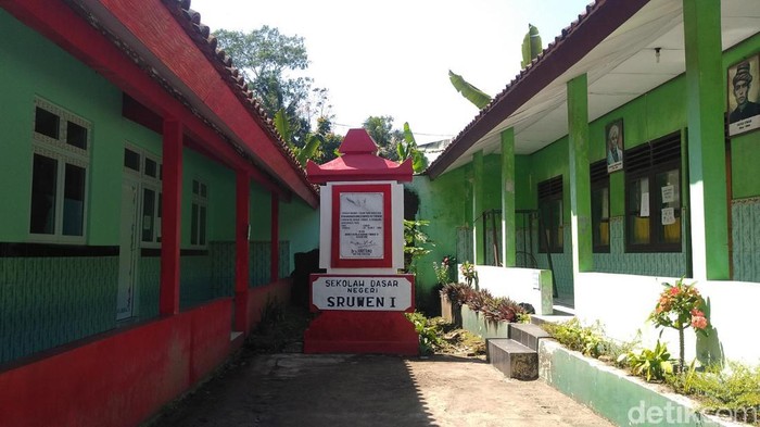 Gedung SDN 1 Sruwen Semarang.