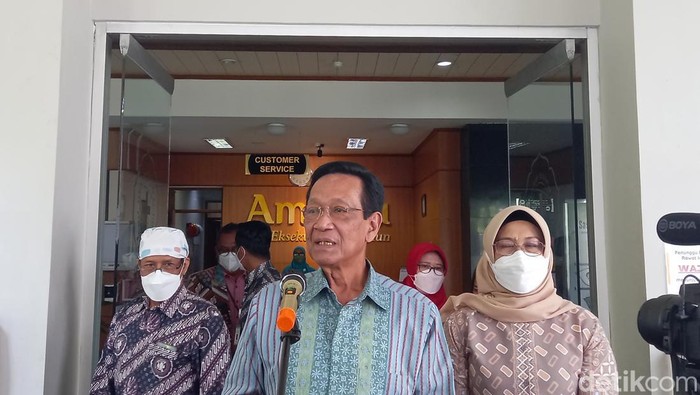 Gubernur DIY Sri Sultan Hamengku Buwono (HB) X jalani tes kesehatan di RSUP Dr Sardjito, Jumat (1/7/2022).