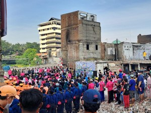 Anies Usung Konsep Kampung Gembira Gembrong Dibangun Menghadap ke Sungai