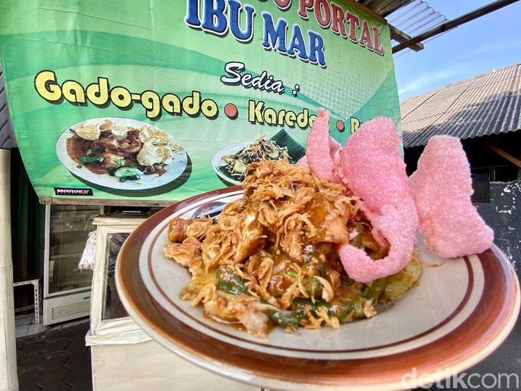 Gado-gado Portal Bu Mar, Langganan Chicco Jerikho yang Gurih Mantap!