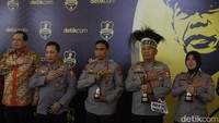 Penganugerahan Hoegeng Awards 2022 ini digelar di The Tribrata Darmawangsa, Kebayoran Baru, Jakarta Selatan, Jumat (1/7/2022). Hadir di acara ini Kapolri Jenderal Listyo Sigit Prabowo hingga Chairman of CT Corp Chairul Tanjung (CT).