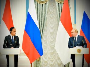 Momen Jokowi Bertemu Vladimir Putin di Istana Kremlin