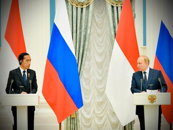 Momen Jokowi Bertemu Vladimir Putin di Istana Kremlin