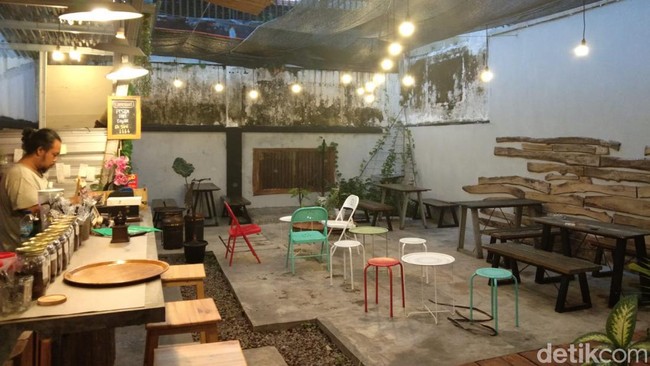 Rekomendasi Tempat Nongkrong Asyik di Surabaya