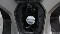 Fitur yang biasa disematkan pada big bike dan motor-motor premium Honda itu berfungsi untuk membatasi torsi mesin jika terdeteksi adanya perbedaan kecepatan putaran ban depan dengan ban belakang, sehingga potensi terjadinya ban selip dapat dihindari.  