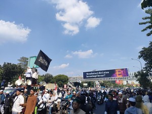 PA 212-FPI Demo Holywings Long March ke Pemkot Bekasi, Lalin Macet