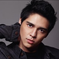 Dalam film berjudul Ticket to Paradise Maxime akan beradu akting dengan George Clooney, Julia Roberts, dan para artis Hollywood lainnya. Cuplikan film tersebut tampak sudah diunggah oleh Maxime ke akun Instagram pribadinya. Foto: Instagram/@bouttier_maxime