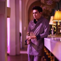 Maxime sendiri sudah mulai merintis kariernya di dunia akting sejak tahun 2010. Memiliki paras tampan dan penampilan yang memukau, tak heran jika Maxime dengan cepat berhasil mencuri atensi. Foto: Instagram/@bouttier_maxime