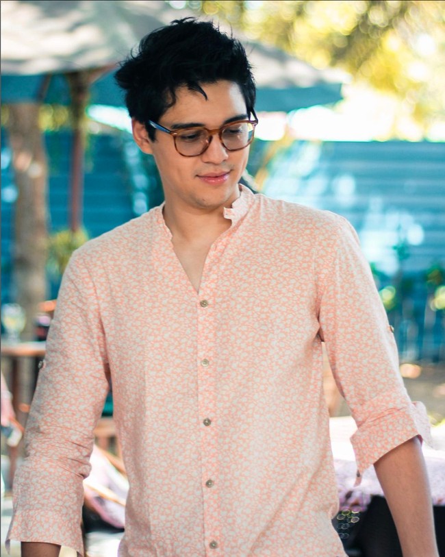 Lama tak terlihat di layar kaca, rupanya aktor tampan Maxime Bouttier tengah disibukkan dengan film terbaru yang dibintanginya. Film terbarunya itu menjadi debut pertama Maaxime di film Hollywood. Foto: Instagram/@bouttier_maxime