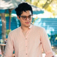 Lama tak terlihat di layar kaca, rupanya aktor tampan Maxime Bouttier tengah disibukkan dengan film terbaru yang dibintanginya. Film terbarunya itu menjadi debut pertama Maaxime di film Hollywood. Foto: Instagram/@bouttier_maxime