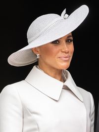 Hina Meghan Markle di Grup WhatsApp 