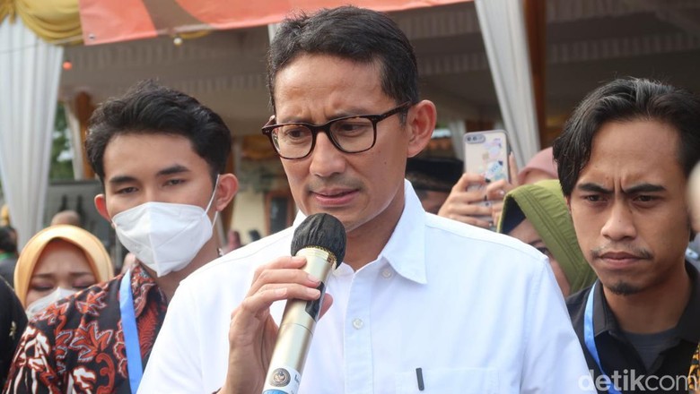 Menparekraf Sandiaga Salahuddin Uno di Sleman, Jumat (1/7/2022). Menparekraf Sandiaga Salahuddin Uno di Sleman, Jumat (1/7/2022).