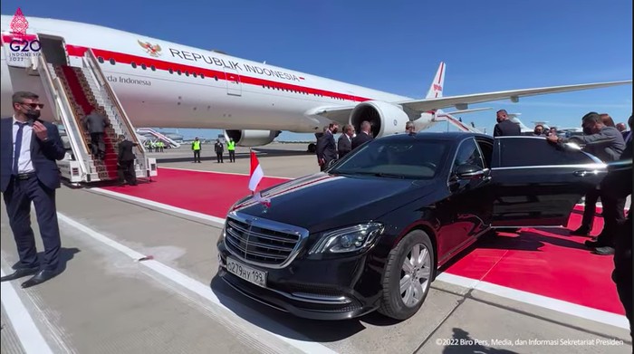 Mercedes-Benz S-Class Jokowi di Rusia