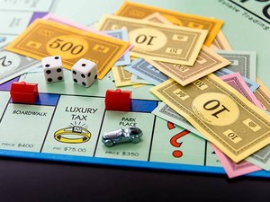 Ternyata, Keluarga Kerajaan Inggris Dilarang Main Monopoli