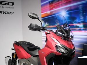 Makin Cakep, Begini Tampilan New ADV 160 Pakai Aksesori Resmi Honda