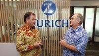 (Ki-Ka) Chris Bendl - Country Manager Zurich Indonesia (Zurich) dan Robert Gardiner - Academic Advisor and Operations Counsel Prestasi Junior Indonesia (PJI) meresmikan Zurich Entreneurship Program, sebagai bagian program tanggung jawab sosial perusahaan. Zurich bersama Z Zurich Foundation menyalurkan Rp 7,2 milliar untuk mengimplementasikan program ini melalui kerjasama dengan PJI