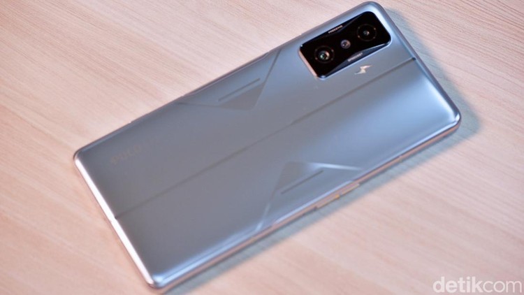 Poco F4 GT