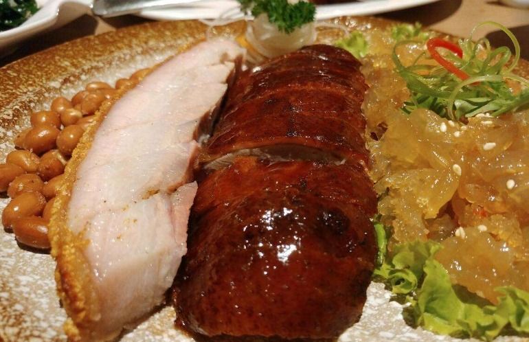 Tanggal Muda Bisa Ajak Keluarga Makan Bebek Peking Juicy di 5 Tempat Ini