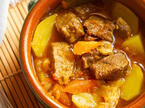 Resep Semur Daging ala Spanyol yang Gurih Segar Rasanya