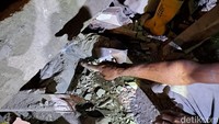 Gedung roboh itu memiliki 3 lantai. Di mana lantai 1 digunakan untuk ruang serbaguna dan lantai atas rencana dipakai untuk ruang belajar.