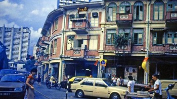 Transportasi publik pun masih belum baik. Foto: Vintag.es