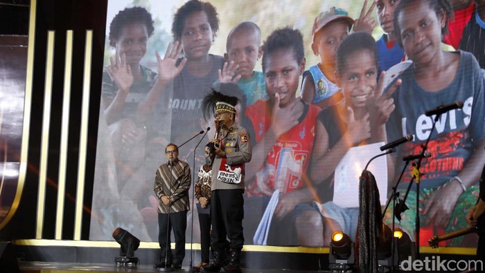 Sosok Brigjen Eko, Peraih Polisi Inovatif Hoegeng Awards 2022 Penerima Hoegeng Awards 2022 telah diumumkan. Brigjen Eko Rudi Sudarto menjadi polisi yang menerima penghargaan Hoegeng Awards 2022 kategori Polisi Inovatif.