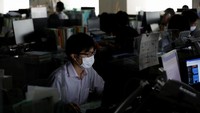 Pemerintah Jepang meminta orang-orang untuk mematikan lampu yang tidak terpakai selama tiga jam pukul 15.00 waktu Tokyo sambil menggunakan AC kala jam-jam panas.
