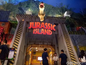 Liburan Seru Dikelilingi Dinosaurus di Trans Studio Cibubur, Mau Coba?