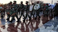 Prosesi pemakaman Tjahjo Kumolo dilakukan secara militer.