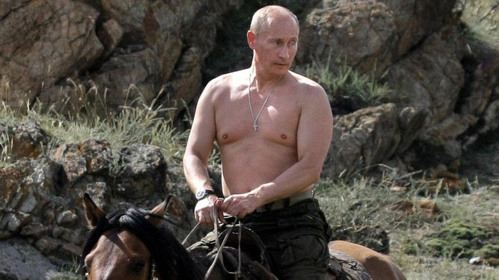 Vladimir Putin saling ejek dengan para pemimpin G7 soal foto telanjang dada Vladimir Putin saling ejek dengan para pemimpin G7 soal foto telanjang dada
