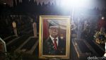 Warga Melepas Tjahjo Kumolo