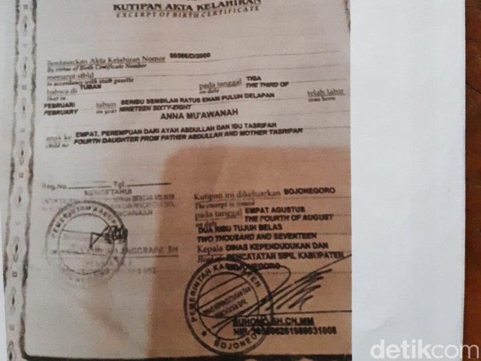 Akta kelahiran palsu bupati bojonegoro