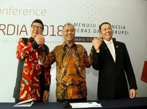 Tjahjo Kumolo di Mata Bamsoet: Almarhum Punya Keberanian Luar Biasa