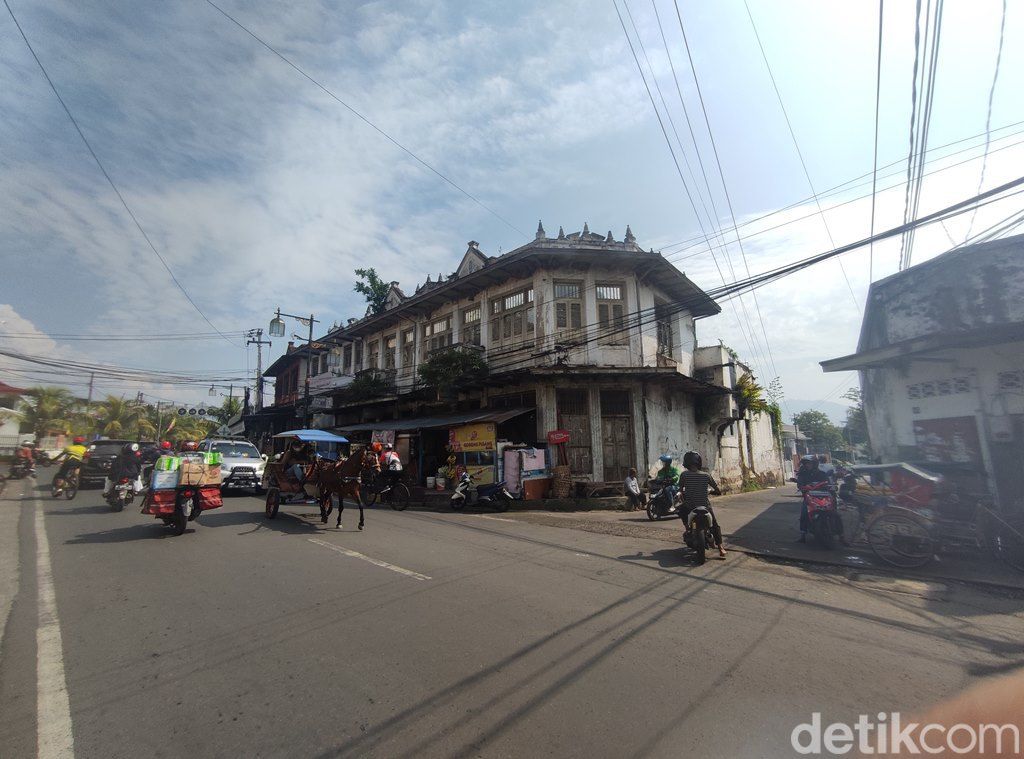 Bangunan Suge di Cianjur.