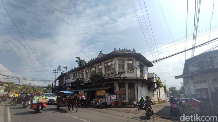 Bangunan Suge di Cianjur.