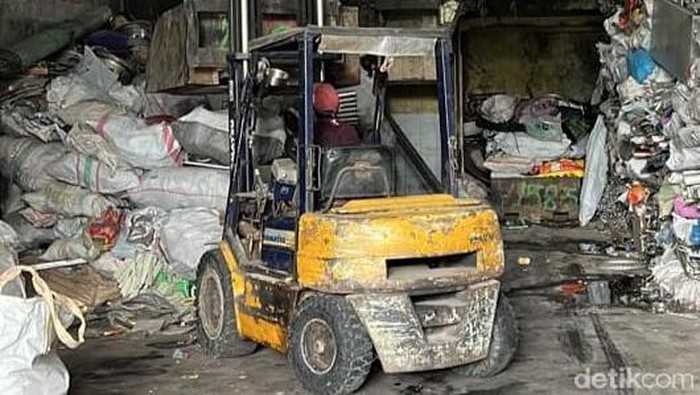 Bisnis rongsokan Surabaya